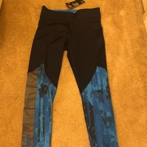 Under armour leggings.